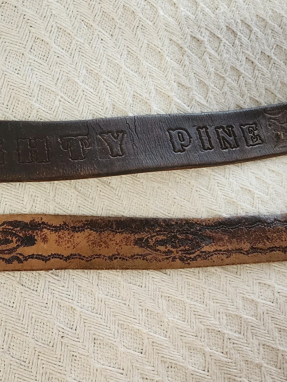 Brown Leather Men's Belt with Decorative Buckle
